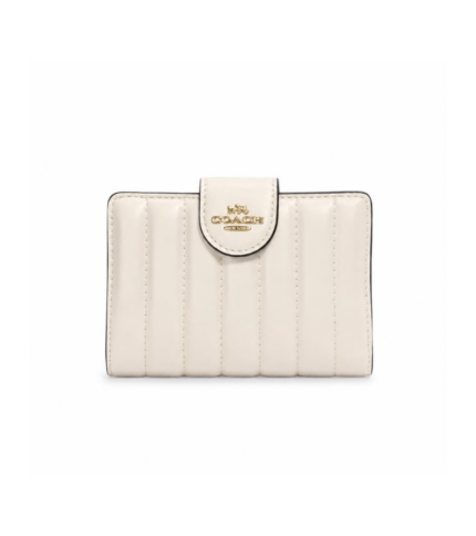Portefeuille Coach Medium à fermeture zippée matelassé coloris blanc Chalk (craie).